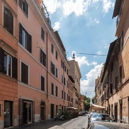 Cozy Apartment In Trastevere