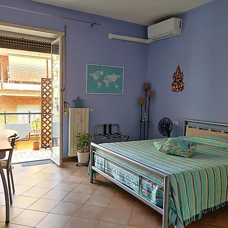Semi-Central Room