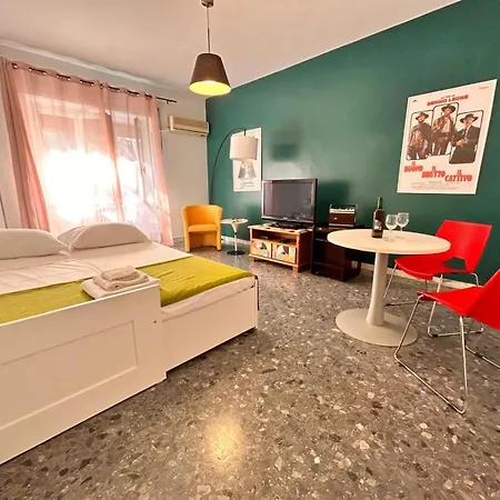 דירות 70'S House