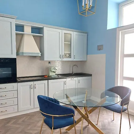 Tiburtino Apartment