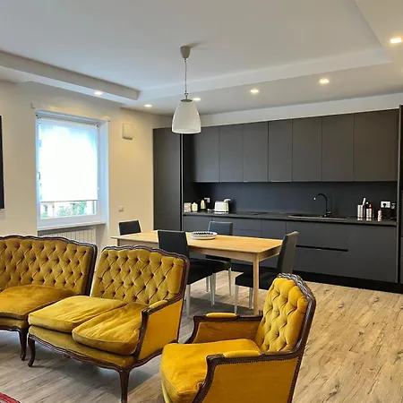 Apartment On The Square
