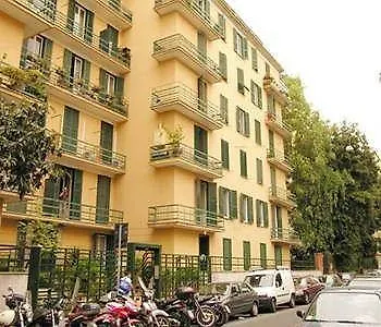Hotel Lucky House