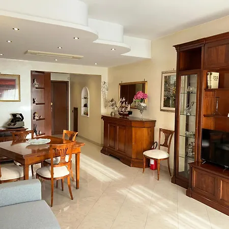 Casa Elegante Vicino Al Centro Di Roma Apartment