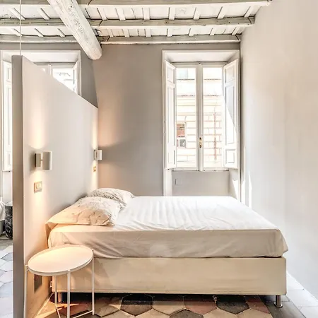 Stylish Flat Near Colosseum