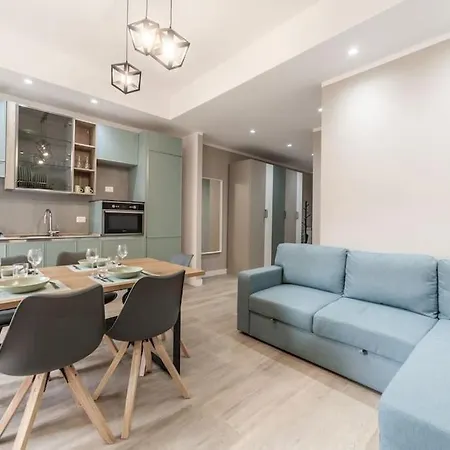 Domus 124, Elegant City Comfort With Parking