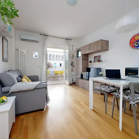 Silvias Flat Apartment