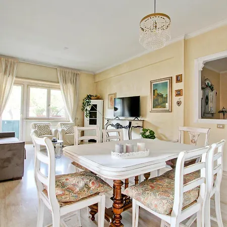 Apartament Elle House