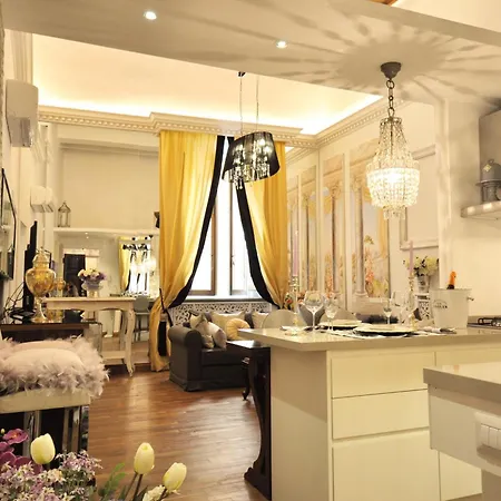 Luxury Navona Apartments By Flatinrome