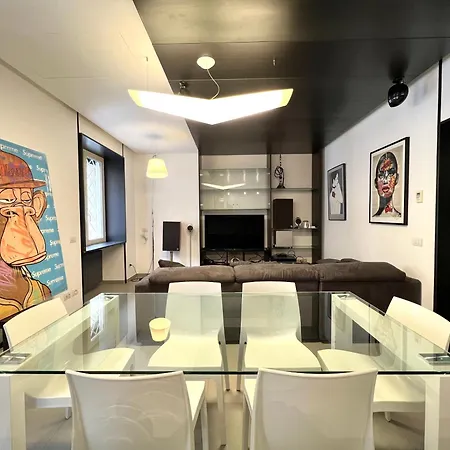 Apuania 12 Apartment