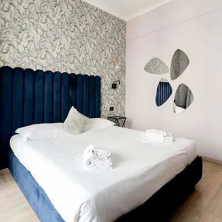 R-Home Fine Rooms Guesthouse