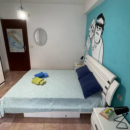 Camere Artistiche In Appartamento