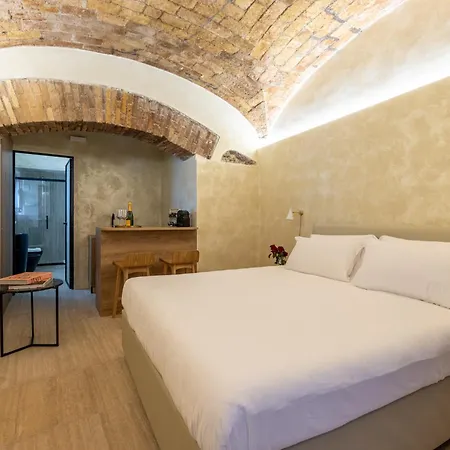 Trastevere Urbes Collection