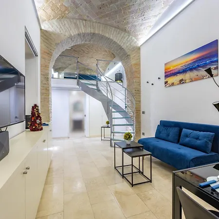 Arc Suite 33