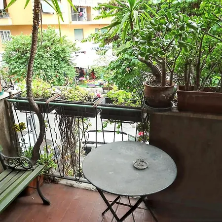 Charming Apartment Near The Colosseum In Roma - 55 Sqm - Balcony