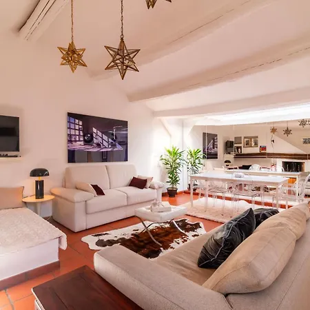 Campo De' Fiori Enchanting Attic