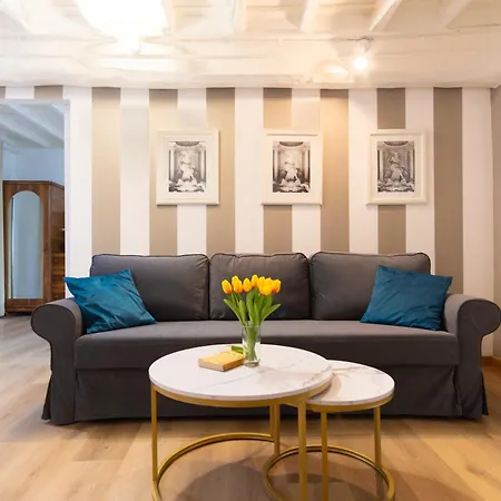 Elegantis Monti Suite Apartment