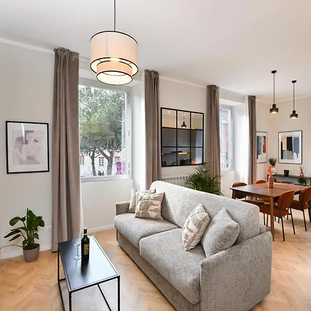 Appia Luxury Apartment
