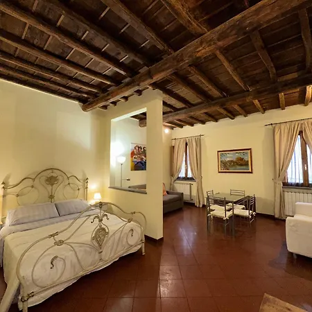 Navona Studio Apartment Livia