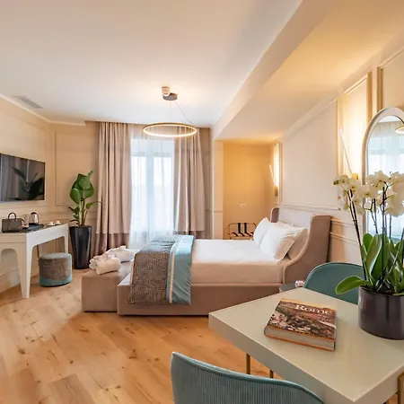 Trevi Imperial Suite 1