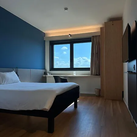 Отель Ibis Roma Fiera