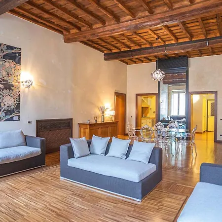 Piazza Venezia Charming Apartments With View