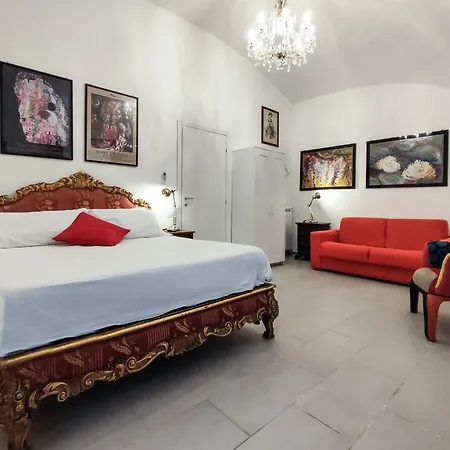 House Of Cardinals Apartment
