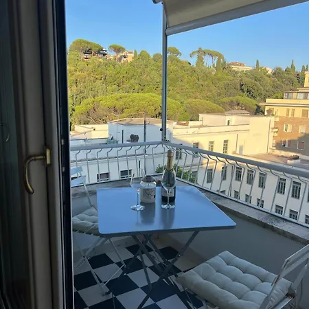 Luce, Silenzio Ed Eleganza Nel Cuore Di Roma