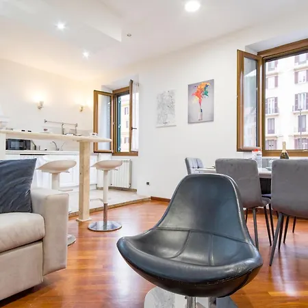 Elegantis San Giovanni Suite Apartment - Easily Get To The Historic Center, Metro, Tram And Bus Are All Nearby