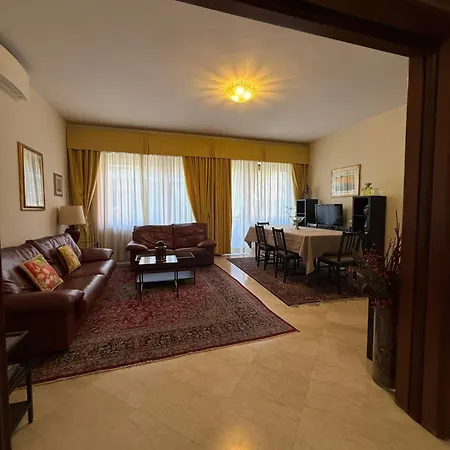 Dama St Peter Apartment