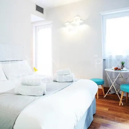 Double Pixel Apartments