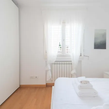 Loverhome Apartment 3