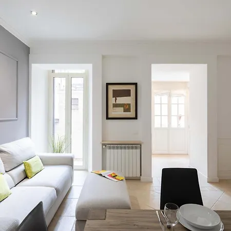 Via Vespasiano Private Apartment