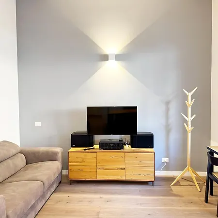 Urban Loft 55 Apartment