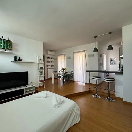 Splendido Attico Con Terrazza A Trastevere
