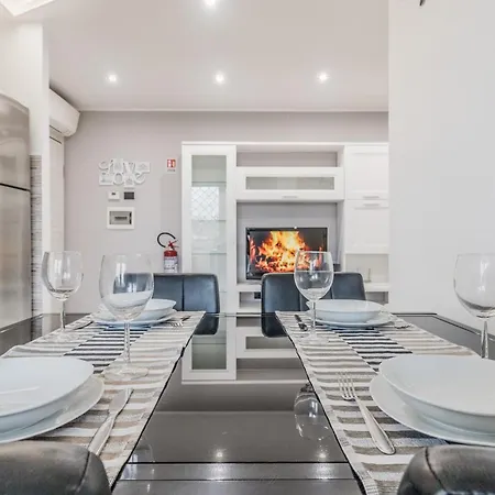Modern 2 Bedroom Apt Cinecitta