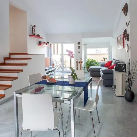 Elegant Loft With 3-Bedroom Spanish Steps - Rome