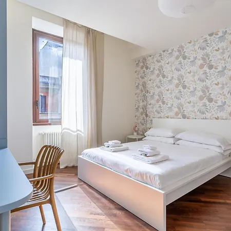 Iflat Vatican New & Comfy Sunlit Apartment
