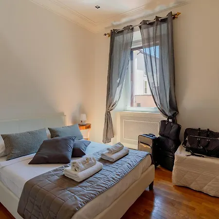 Bellavista Crispi Piazza Del Popolo Apartment