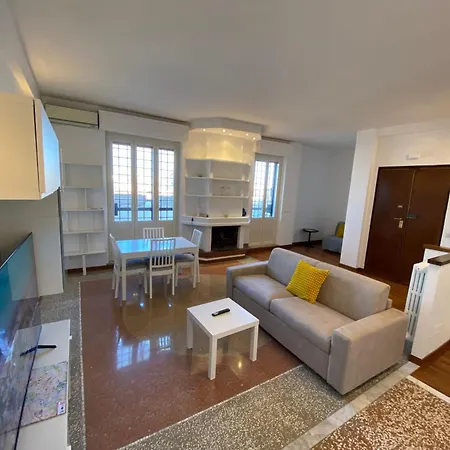 The 7Th Appartement
