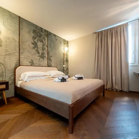 Restart Accommodations Colonna E Ludovisi