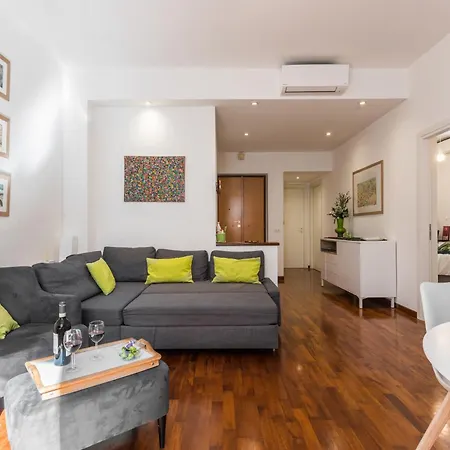 Line 8 House Apartment