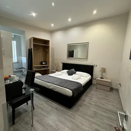 RHS Rienzo Suites