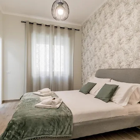 Elegant And Spacious Apartment Facing The Subway Near The Vatican