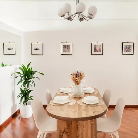 Leonina Art Loft Apartment