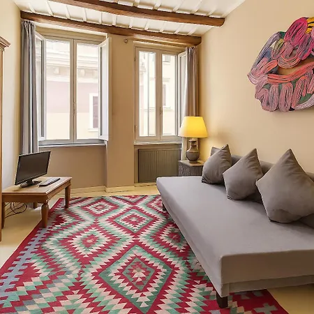 Charming Duplex In Central Rome