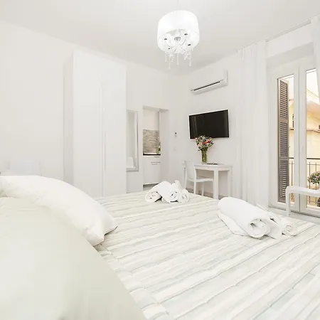 Ferienwohnung White Flat Termini