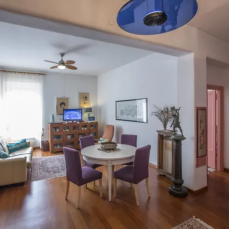 Living In San Peter Apartment