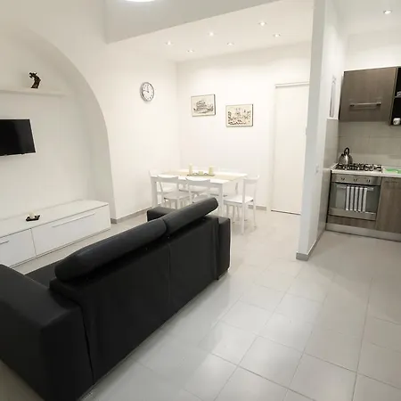 Laterano White Home - Colosseo