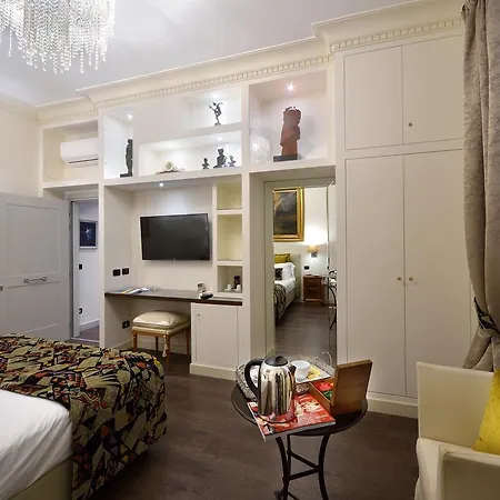 Suites Rome Condotti