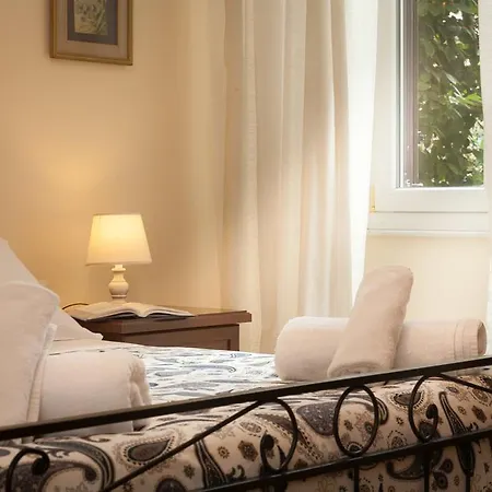 Betty Holiday Valadier Guest House